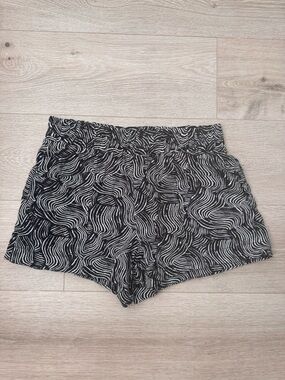 a new day Black & White Wave-Pattern High-Waist Shorts